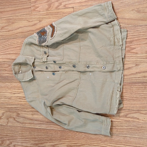 Free People military shacket tan distressed with beaded eagle size XS - Picture 1 of 6